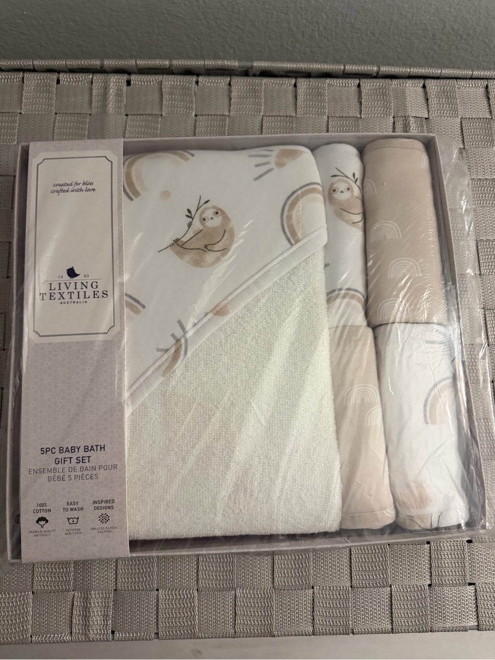 Living Textiles 5-Piece Baby Bath Set in White and Beige